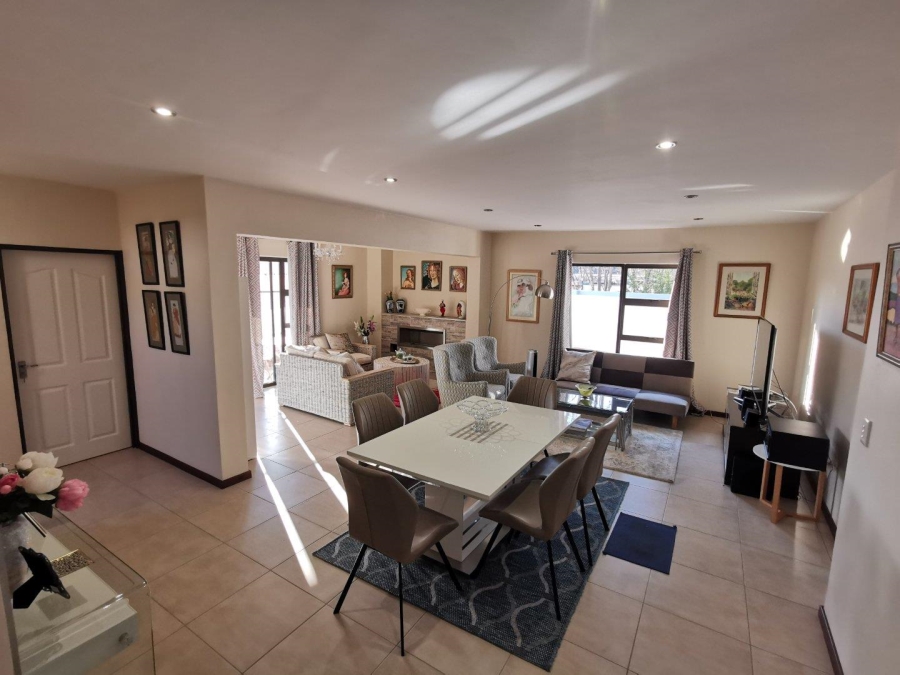 3 Bedroom Property for Sale in Van Der Hoff Park North West